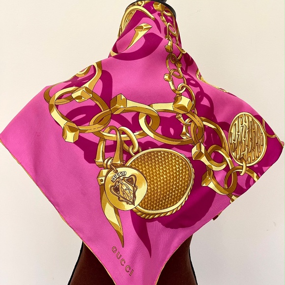 Gucci Logo Chains Hot Pink Gold Silk Twill Scarf with Gift Gucci Box - Picture 7 of 14